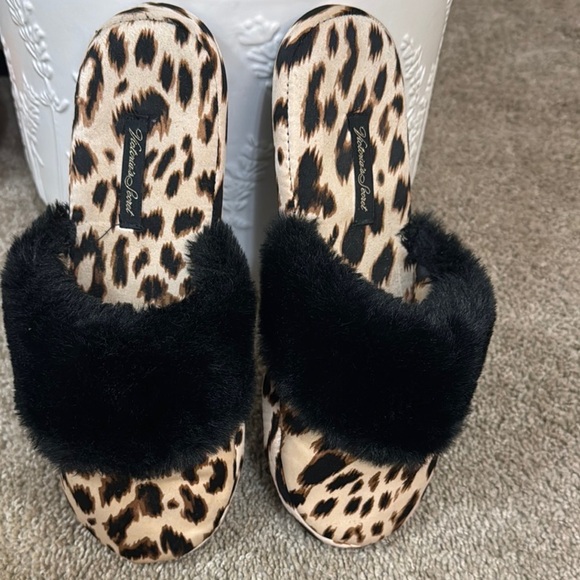 Leopard Print Fur Slippers - Never Worn - Picture 4 of 4